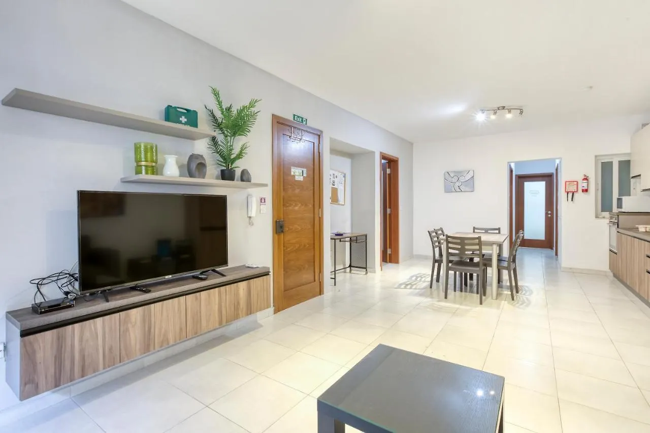 Charming 3Br Sliema Apt Steps From The Promenade By 360 Estates 0*,  Malta