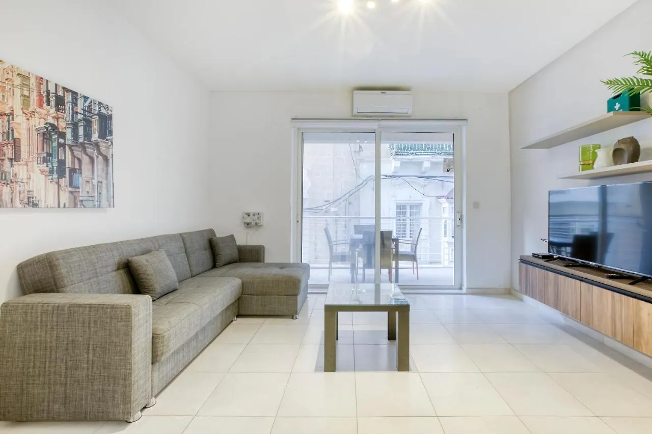 Charming 3Br Sliema Apt Steps From The Promenade By 360 Estates