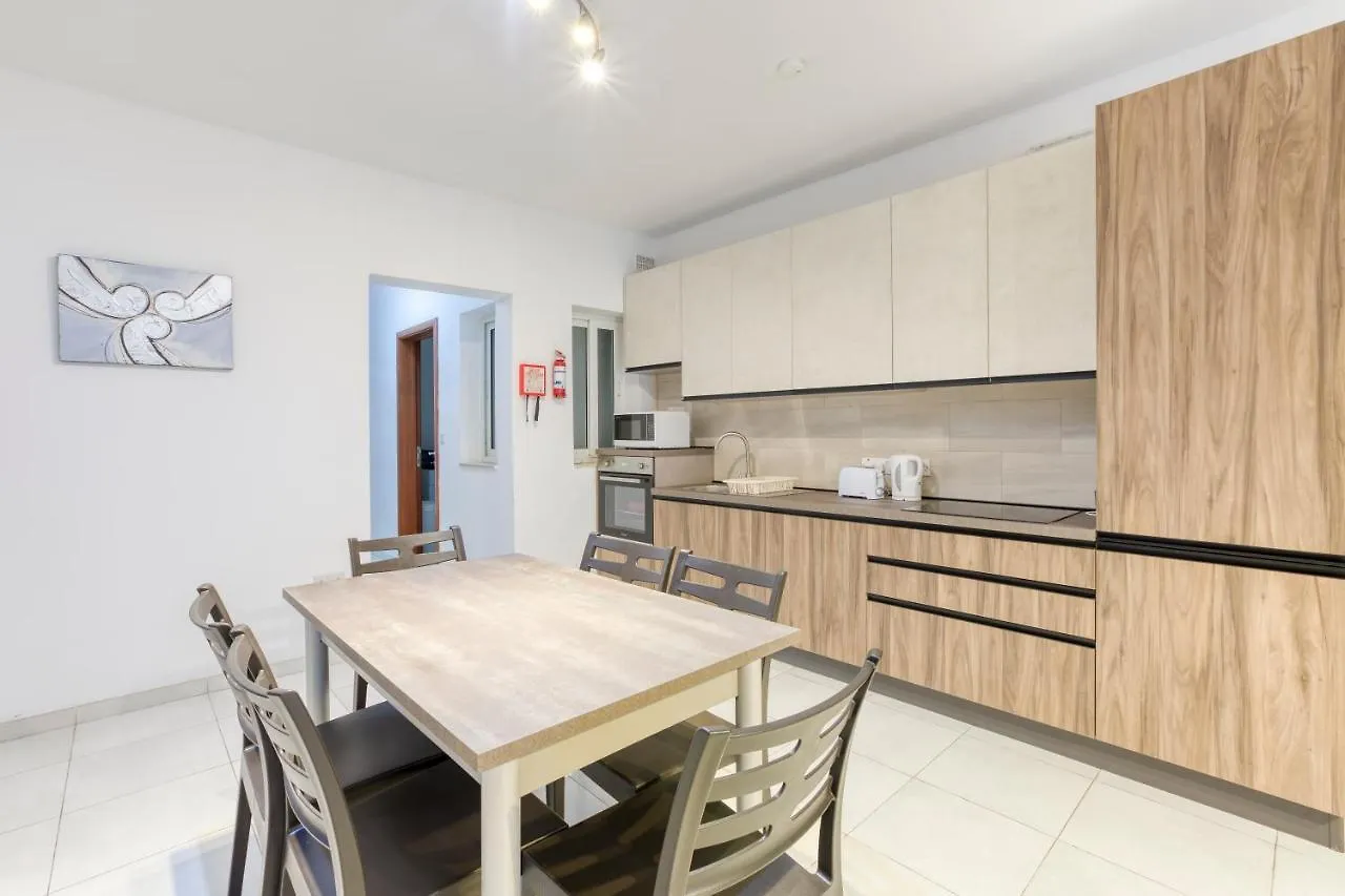Charming 3Br Sliema Apt Steps From The Promenade By 360 Estates