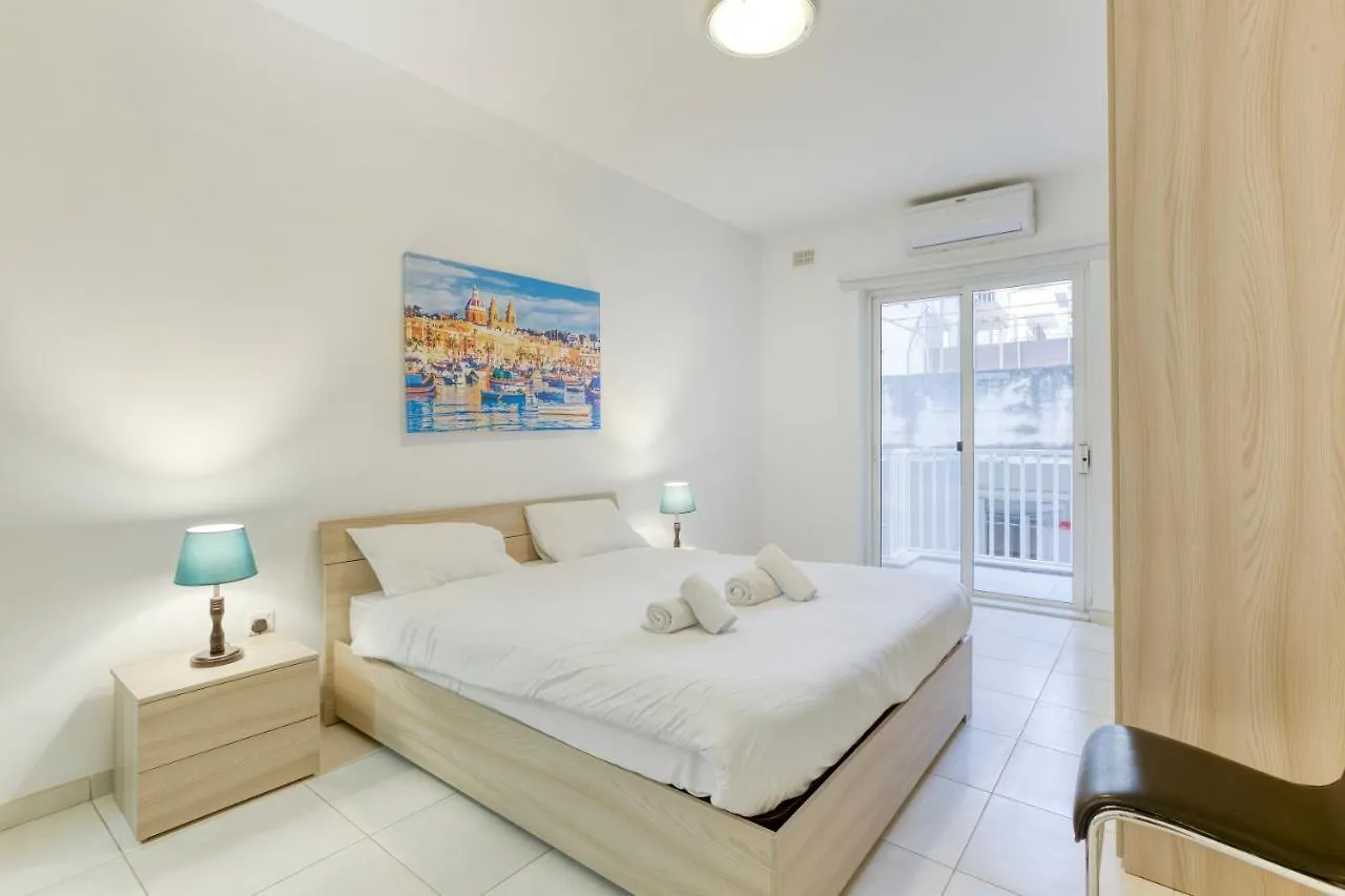 Charming 3Br Sliema Apt Steps From The Promenade By 360 Estates